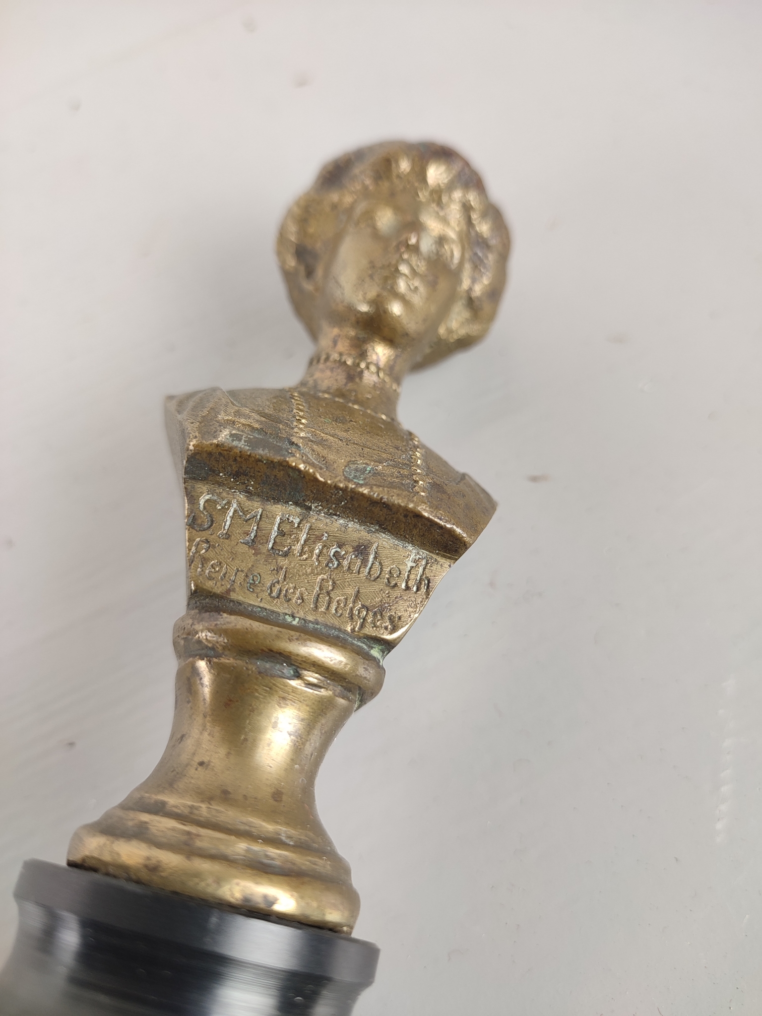 Kleine Bronzen Buste Koningin Elisabeth image 6