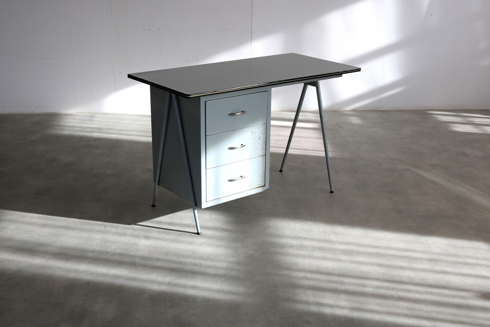 Vintage Bureau | Industrieel | Jaren 60 | Desk image 3