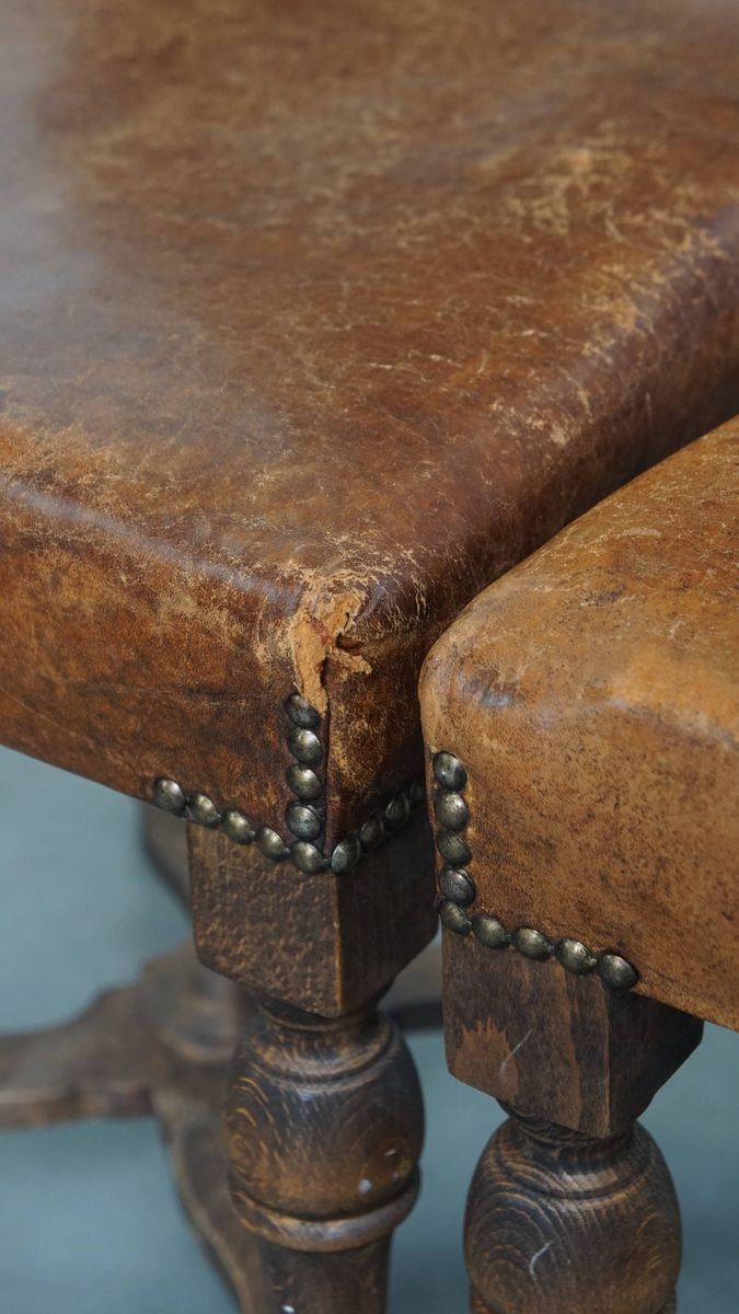 Set Van 2 Antieke Houten En Schapenleren Eetkamerstoelen Met Een Mooi Patina Uit Begin 1900 image 10
