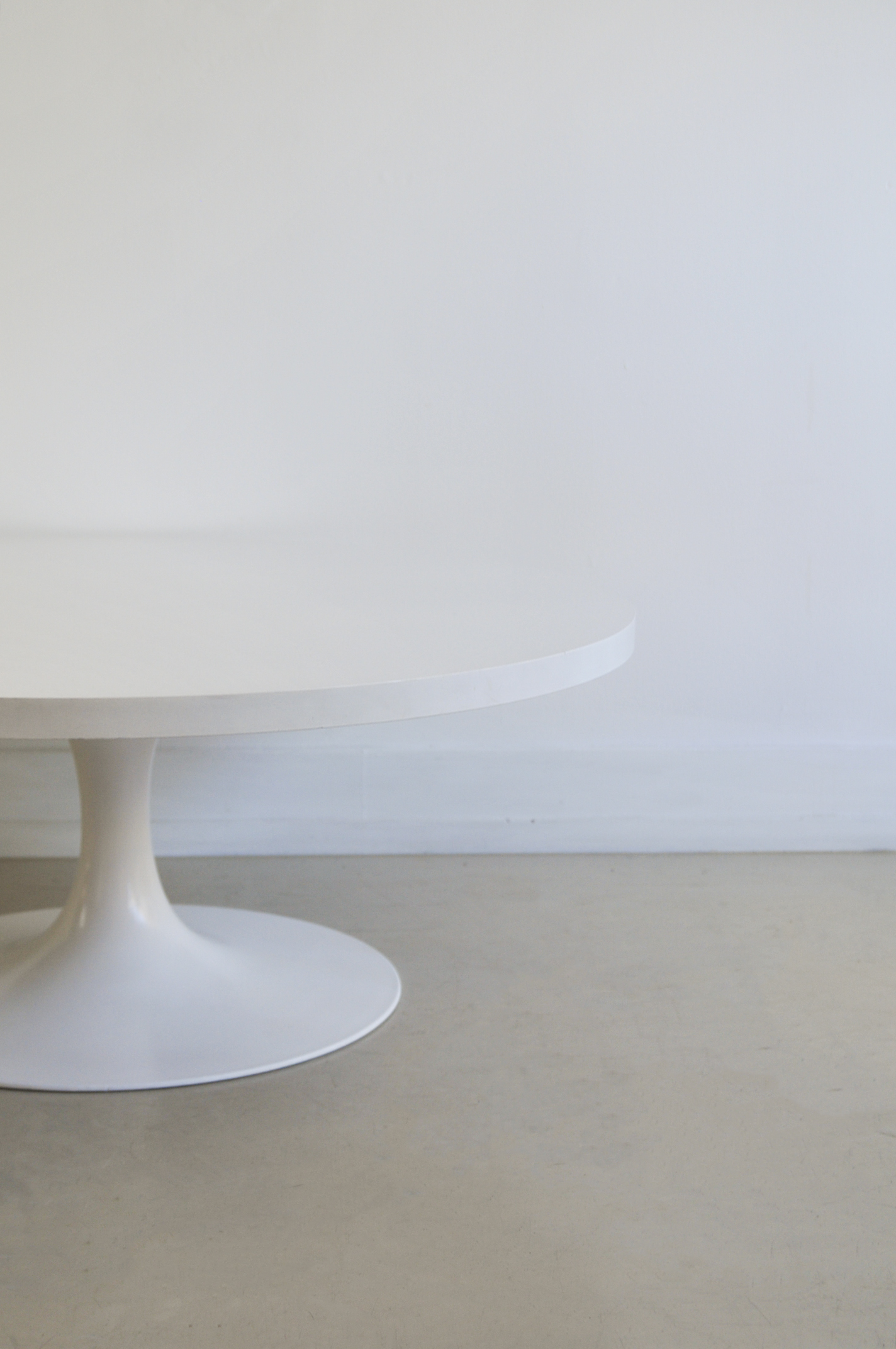 Witte Tulip Salontafel Maurice Burke Voor Arkana image 3