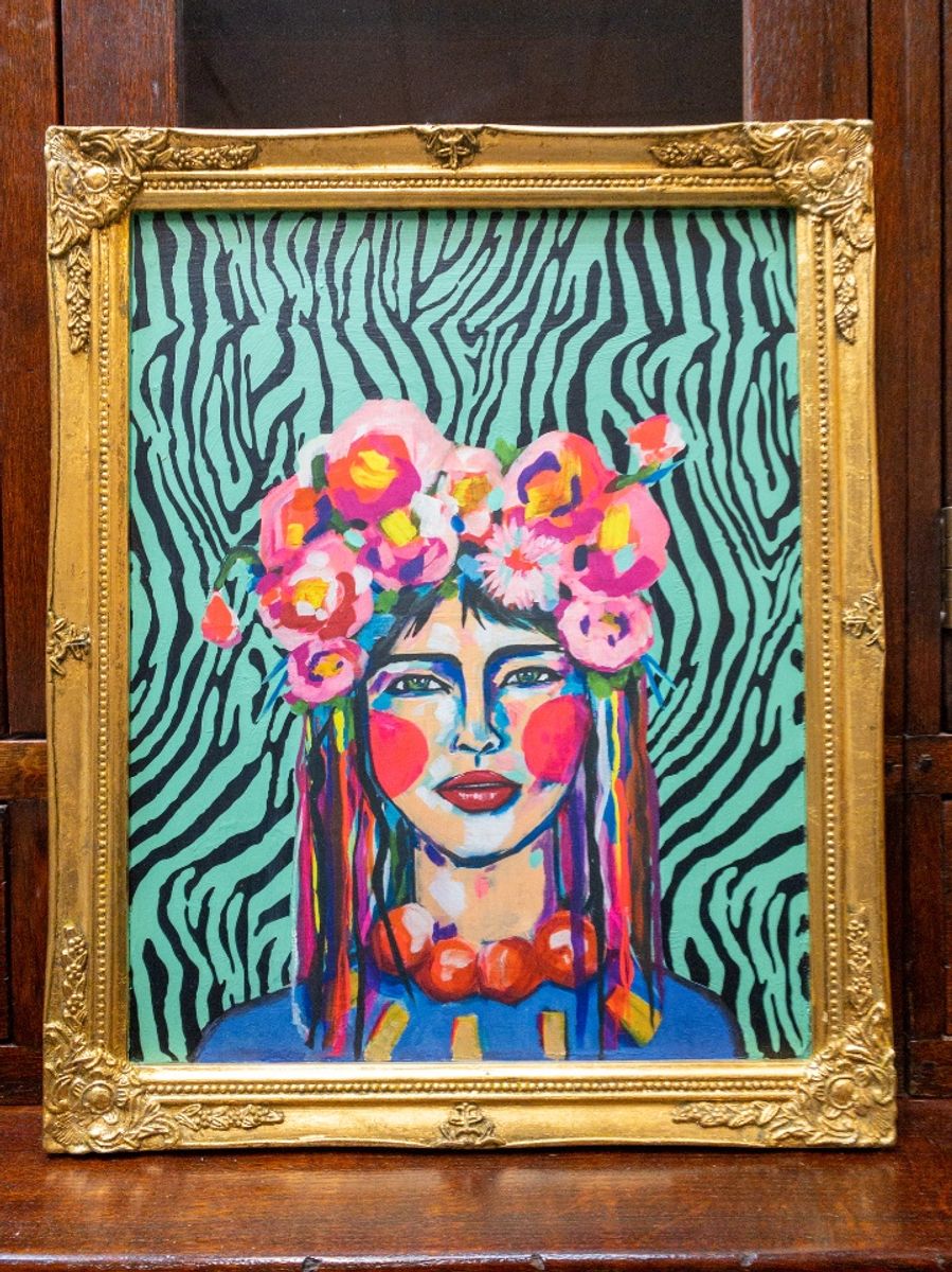 Restyled Lijst Met Vrolijke Vrouw image 3