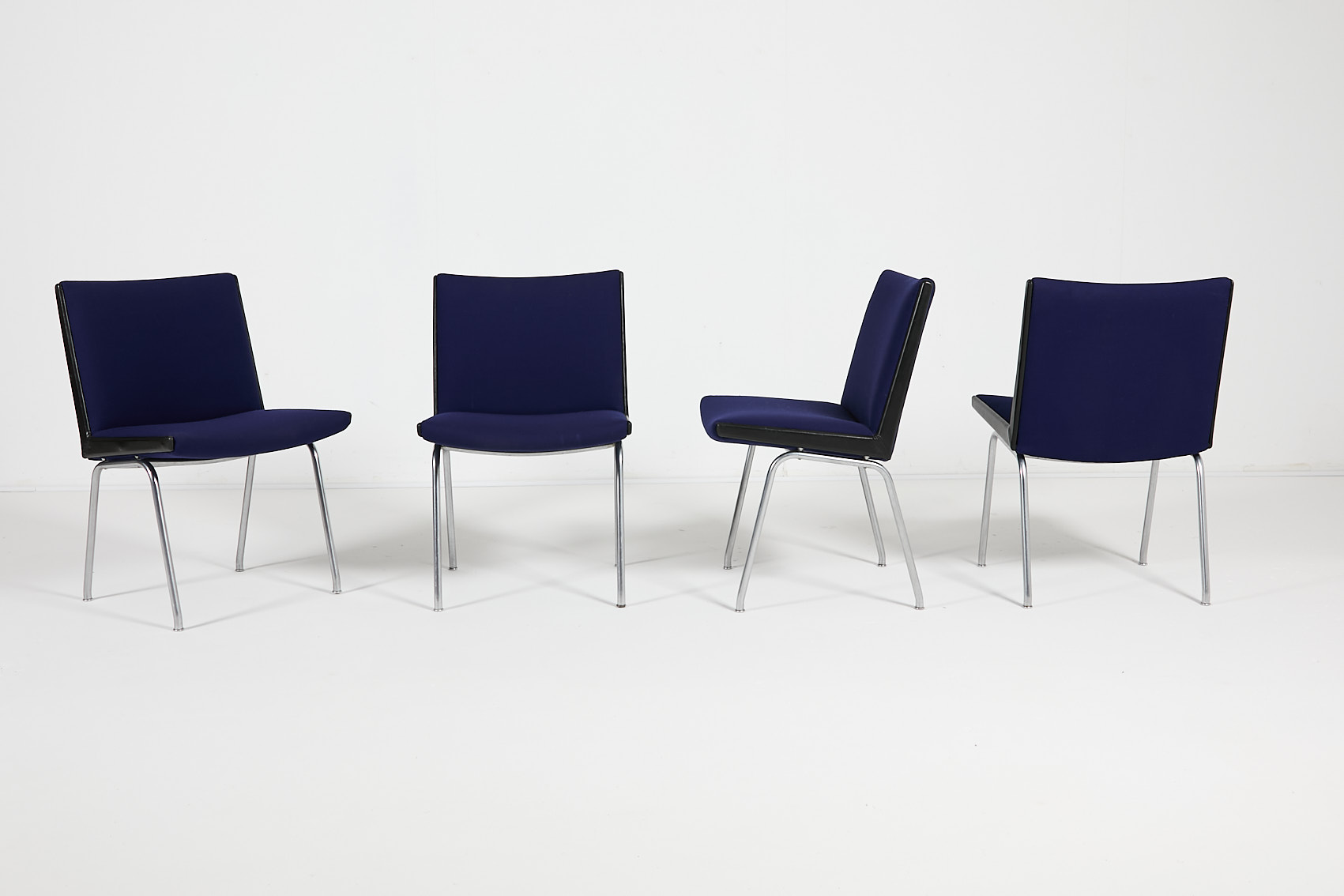 Set Of 4 Danish Modern ‘airport’ Chairs By Hans J. Wegner image 3