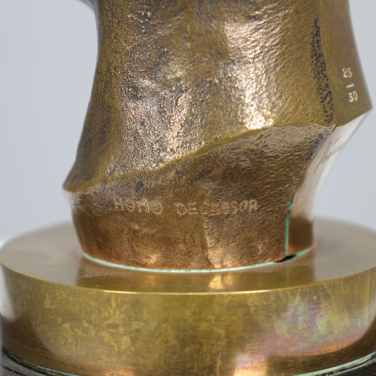 Sculpture “homo Decessor” By Raf Verjans image 7