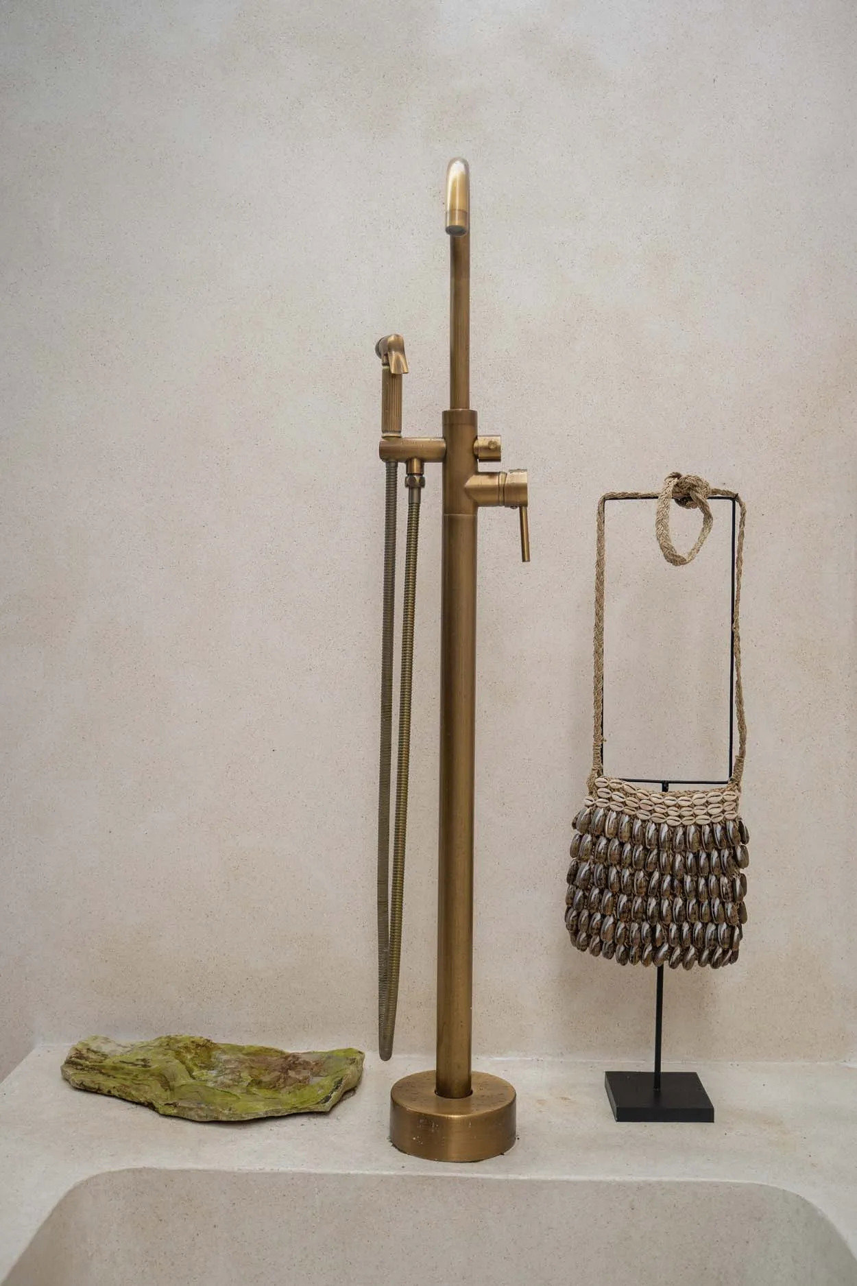 Bazar Bizar |de Shell Purse Op Stand image 4