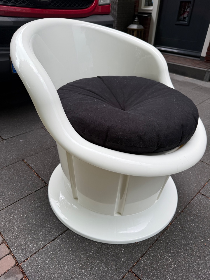 IKEA Poptorp Stoel Wit Met Zwart Kussen image 16