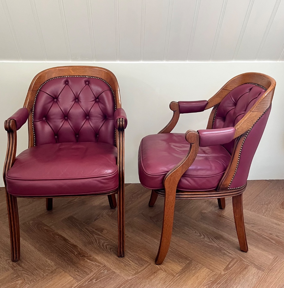 Set Vintage Wijnrode Chesterfield Fauteuils image 13