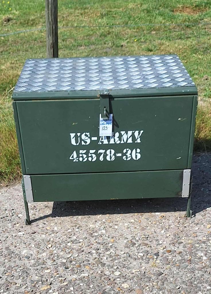 Stoere Opbergkist, Legerkist Super Tof Ook Als Salontafel. image 2