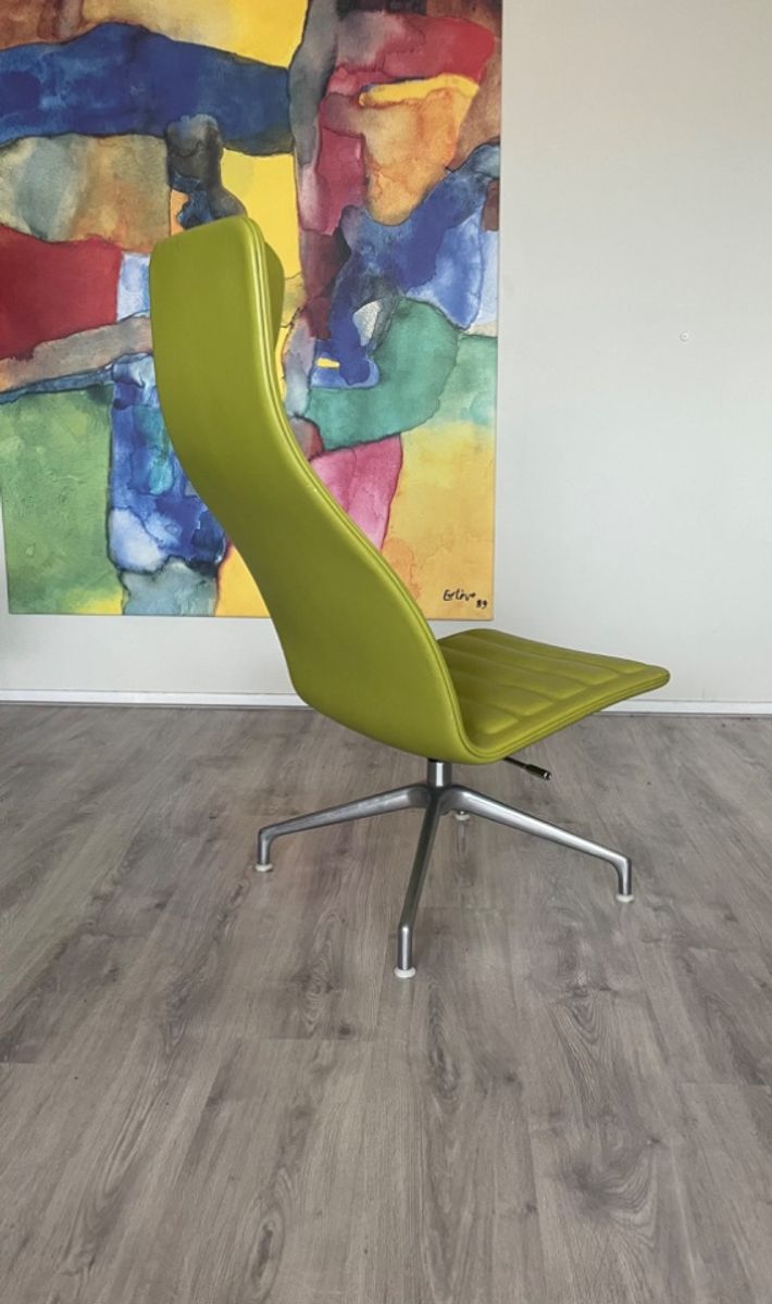 Capellini Lotus Attesa High Back Leather Swivel Relax Chair image 7