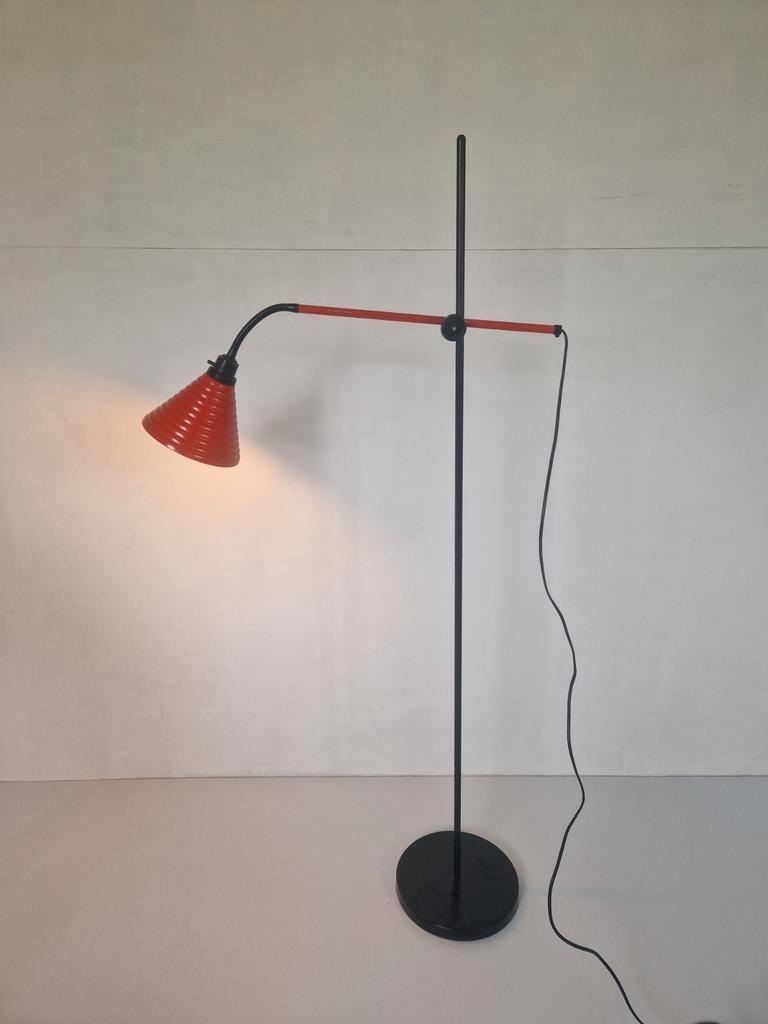 Vintage IKEA Hengellamp Design Rood. image 2