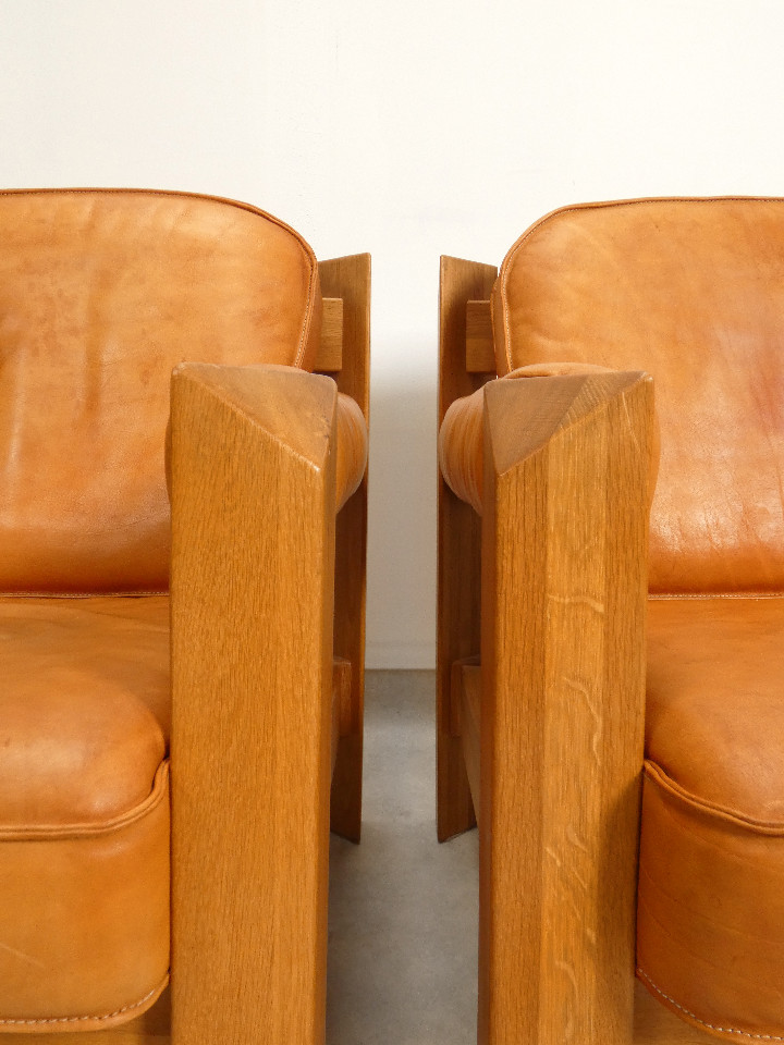 2 Oak Armchairs In Cognac Leather image 17