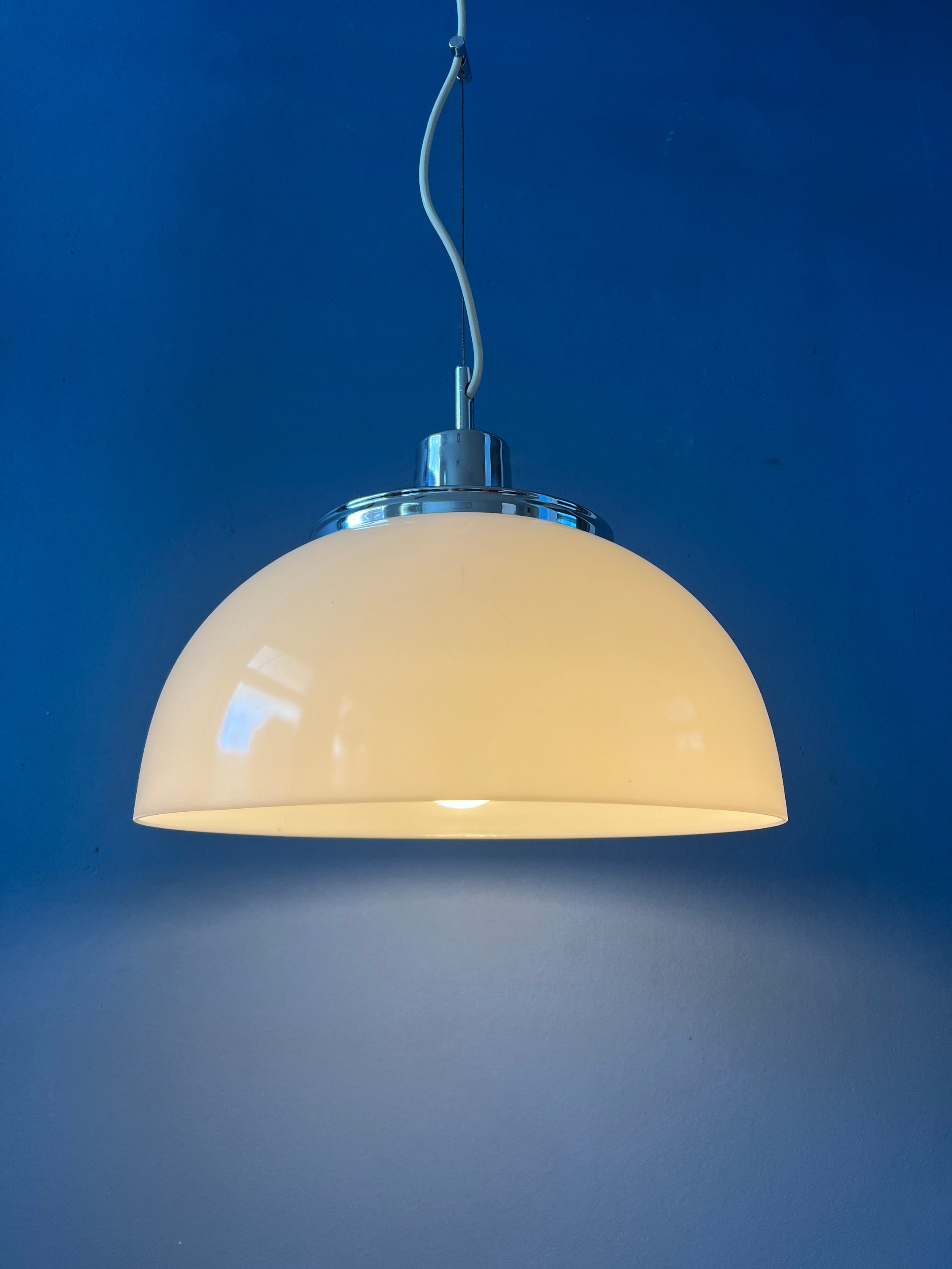 Mid Century Witte Guzzini Faro Plexiglas Hanglamp image 3