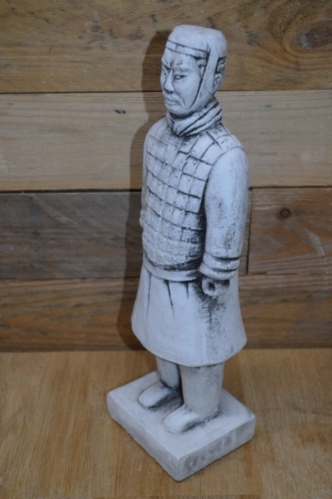Wachter Terracotta Leger Armen Langs Zijn Zij image 7