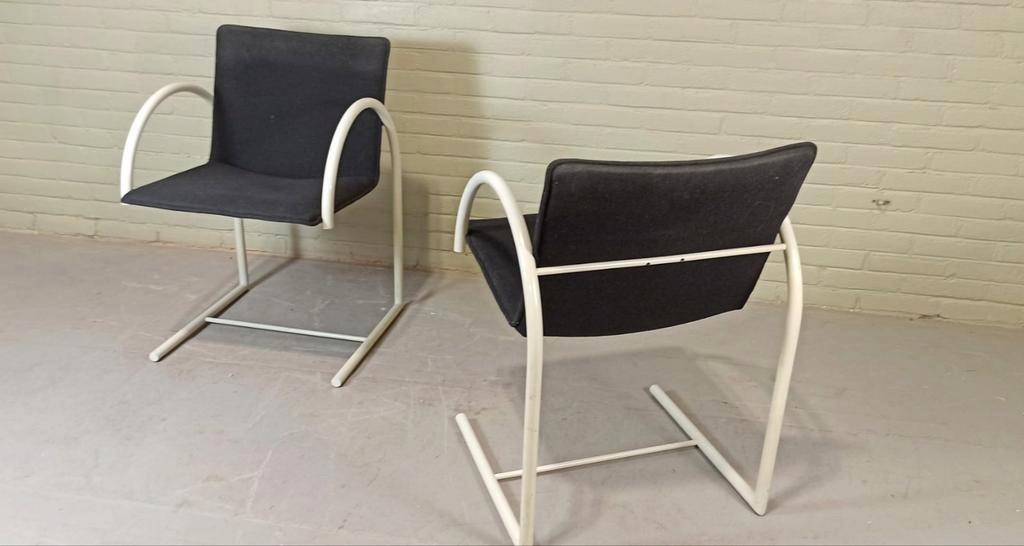Set Van 2 Vintage Cirkel Stoelen, Metaform, Postmodern image 6