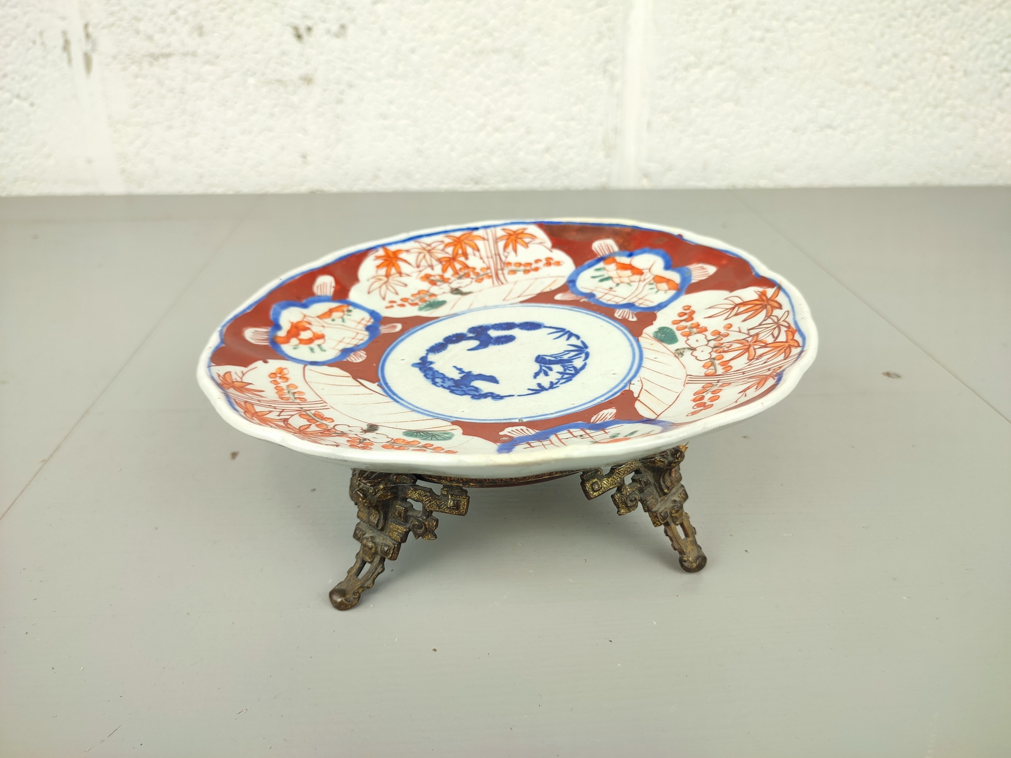 Antiek Japans Imari Bord Op Bronzen Pootjes image 8