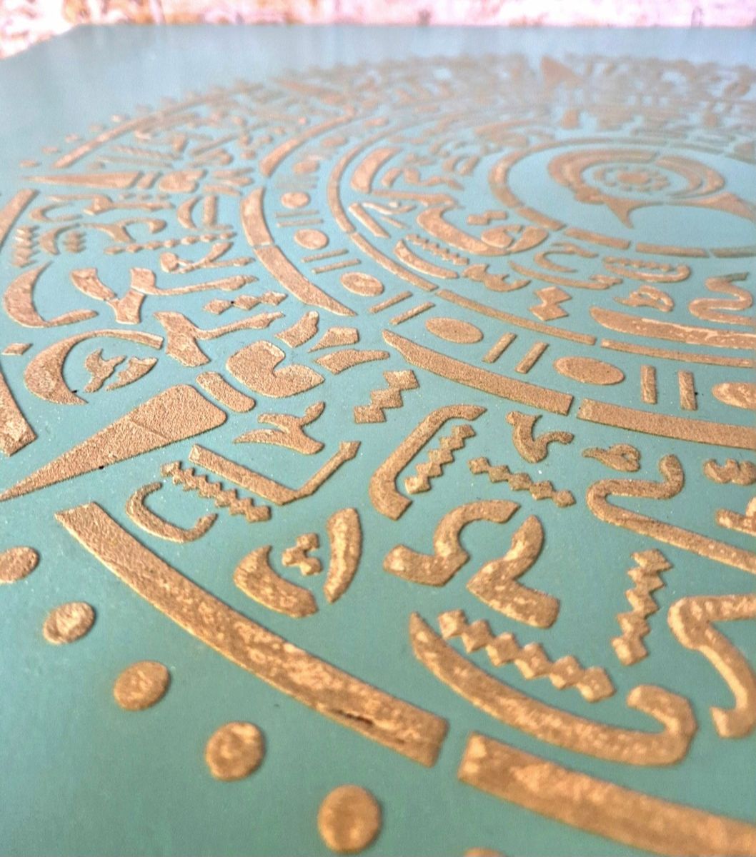 Salontafel In Turquoise Met Goud Patronen image 4