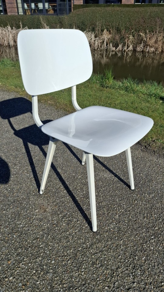 2 Stuks Ahrend Revolt Stoel Wit - Friso Kramer Ontwerp image 9