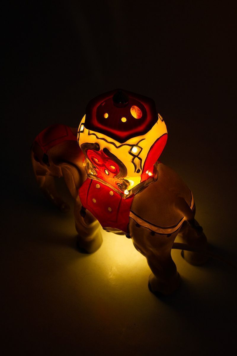 Vintage Hummel Goebel Parfumlamp Olifant Met Rode Zetel (gemerkt) image 5