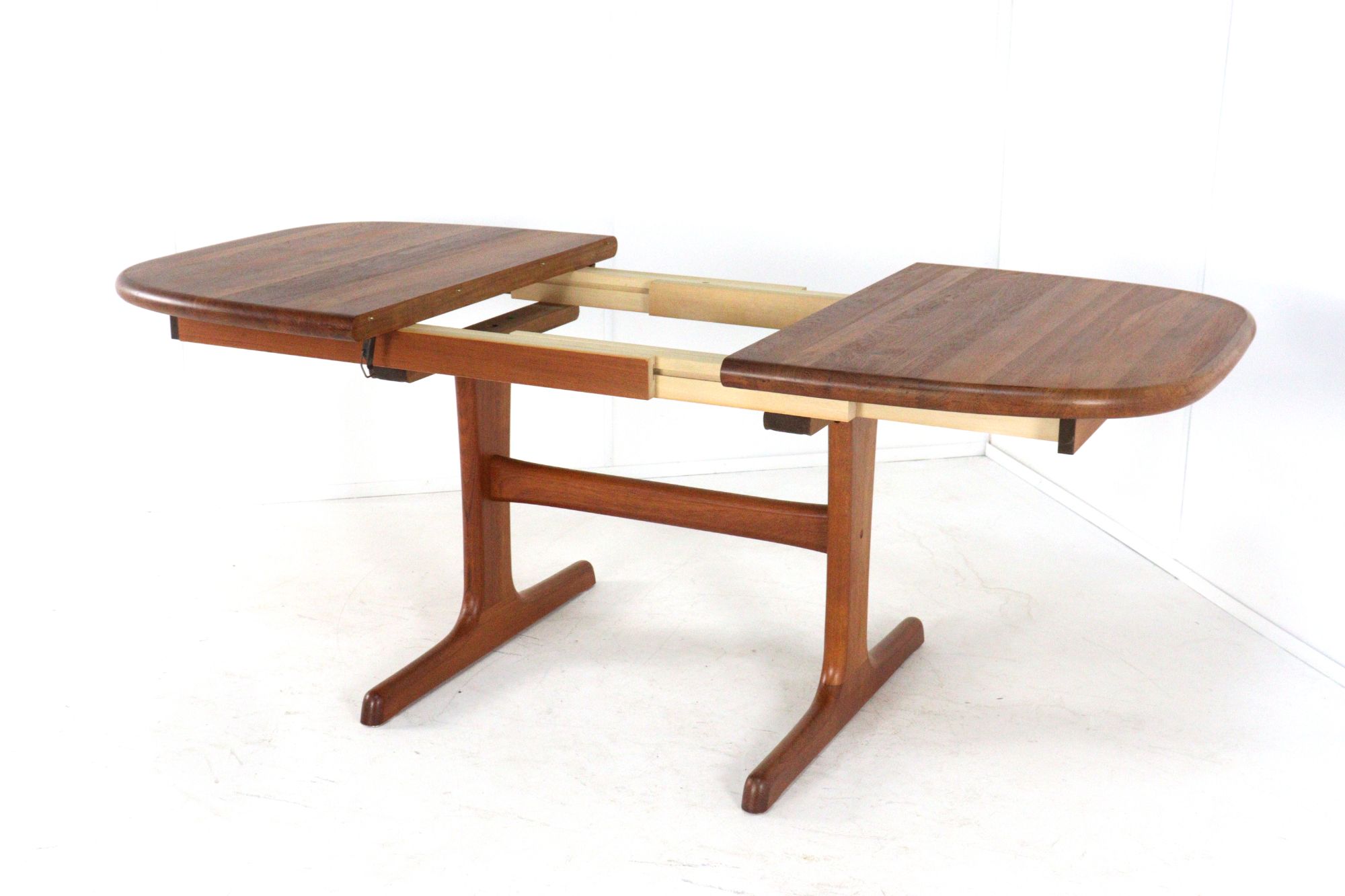 dyrlund Ovalen 1x Verlengbare Teak Eettafel Deens Vintage Massief Teak image 4
