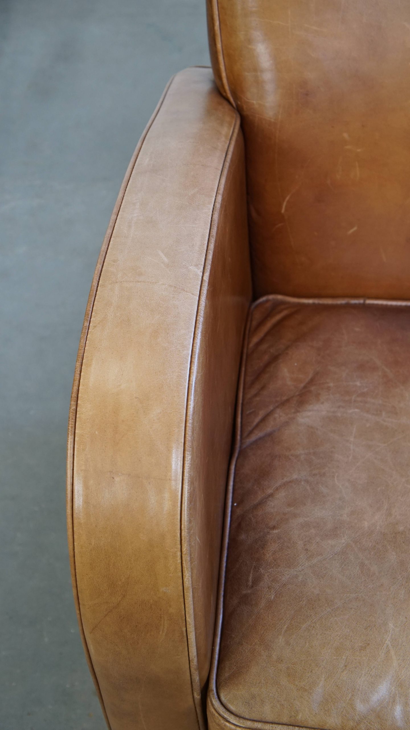 Prachtige Strak Gevormde Rundleren Design Fauteuil/ Armchair In Een Lichte Cognac Kleur image 13