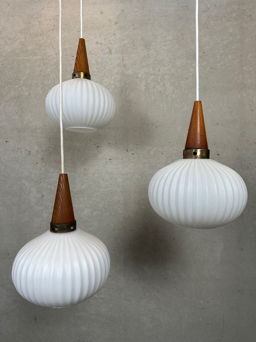 3x ‘japandi’ Hanglampen – Teak En Opaline image 2