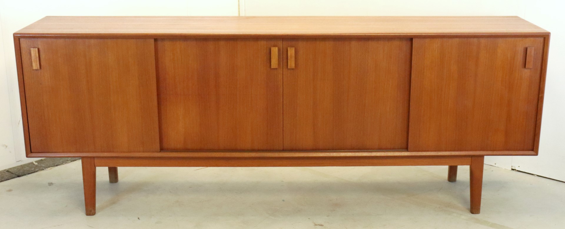 Vintage Deens Design Dressoir Sideboard Kast 'oksendrup' Midcentury image 3
