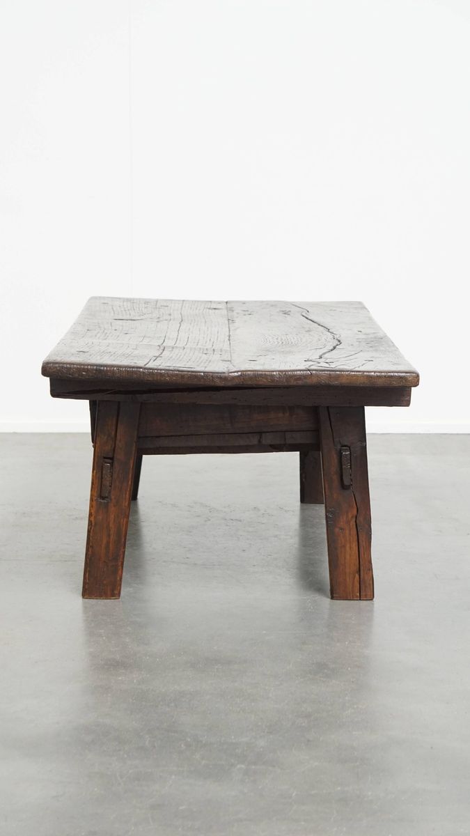 Robuuste, Antieke 18e Eeuwse Zuid-europese Boeren Salontafel Met Een Karaktervol Patina image 5