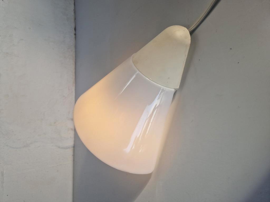 Vintage Vrieland Conische Design Lamp. image 4
