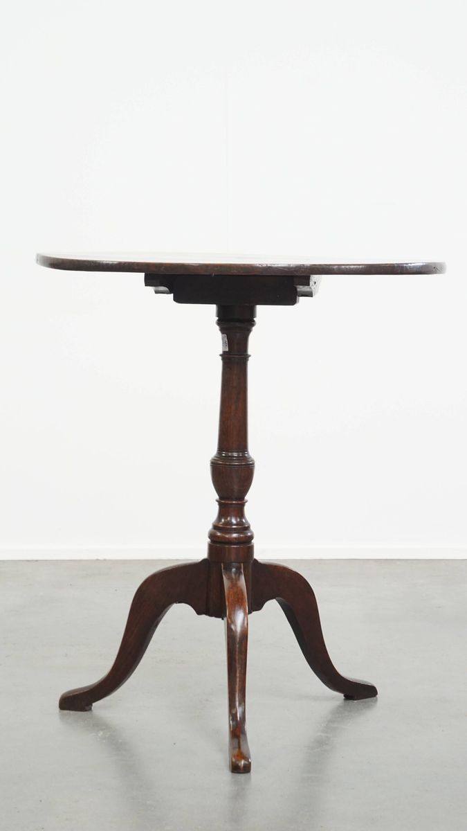 Leuke Antieke Engelse Wijn/ Tilt Top Table/ Bijzettafel Uit De 19e Eeuw Met Een Rond Blad image 2
