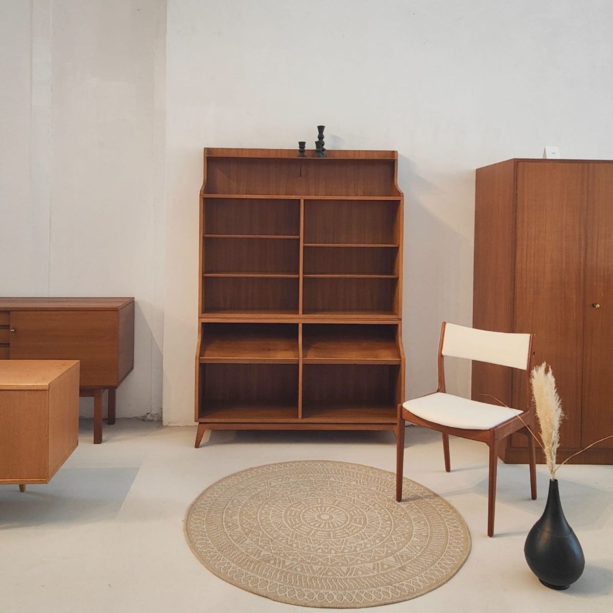 Mid Century Highboard image 18