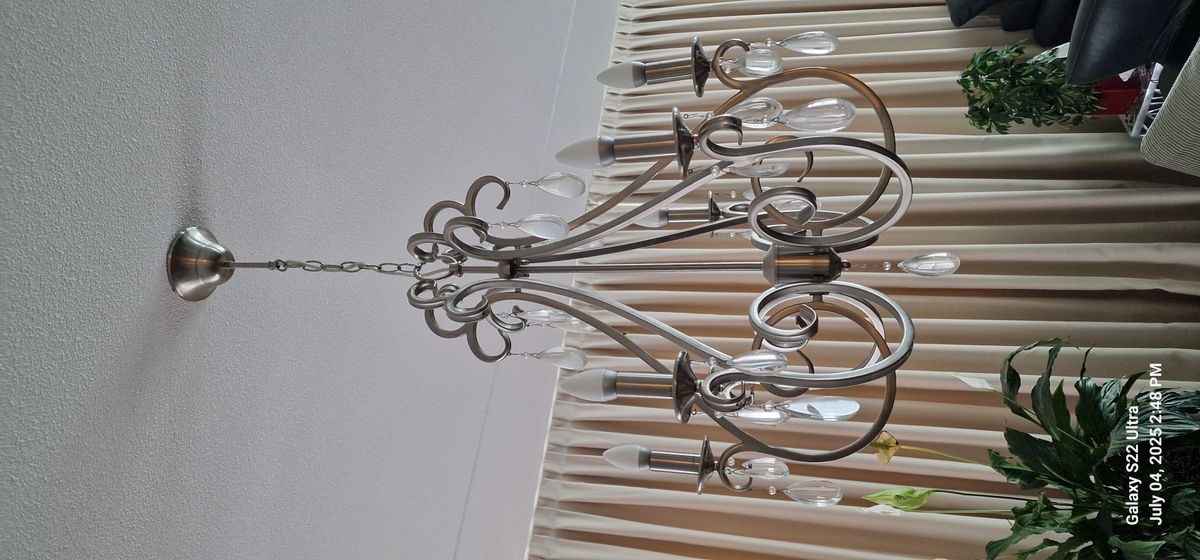 Elegante Metalen Kroonluchter Met Kristallen – 6-armig image 2