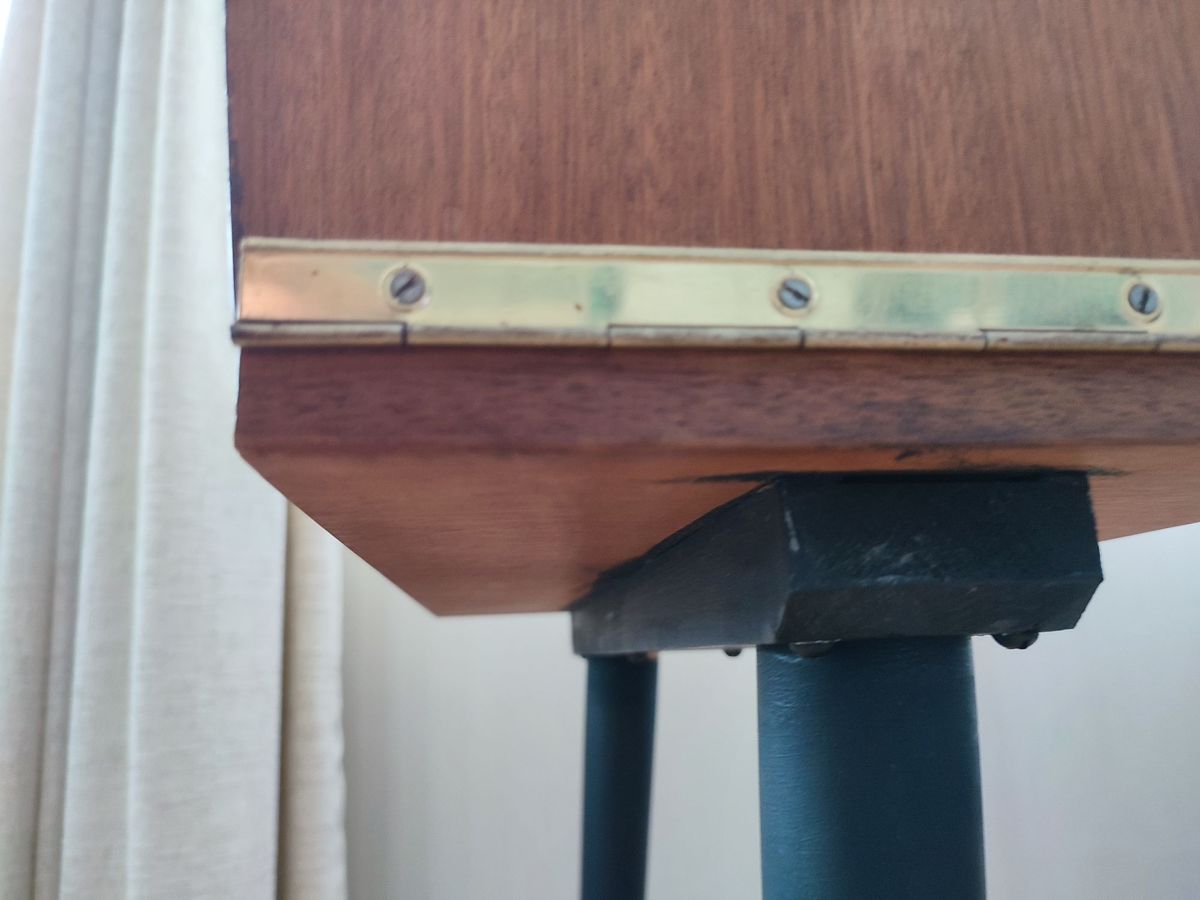 Vintage Houten Bureau Op Zwarte Poten Met Lade En Kastje image 9