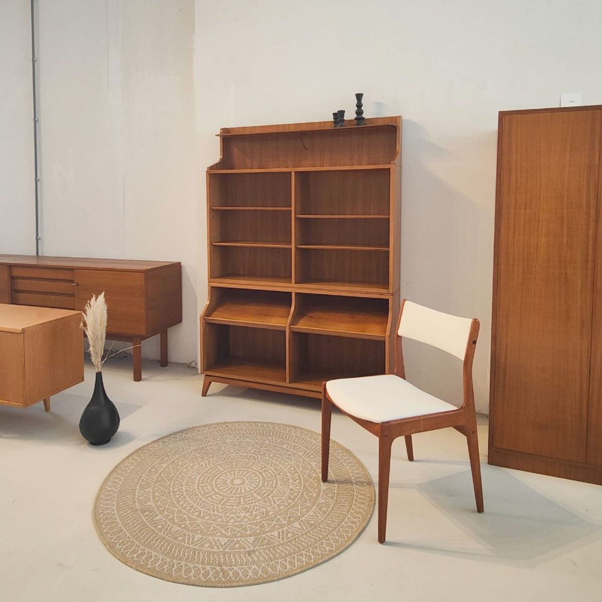 Mid Century Highboard image 19