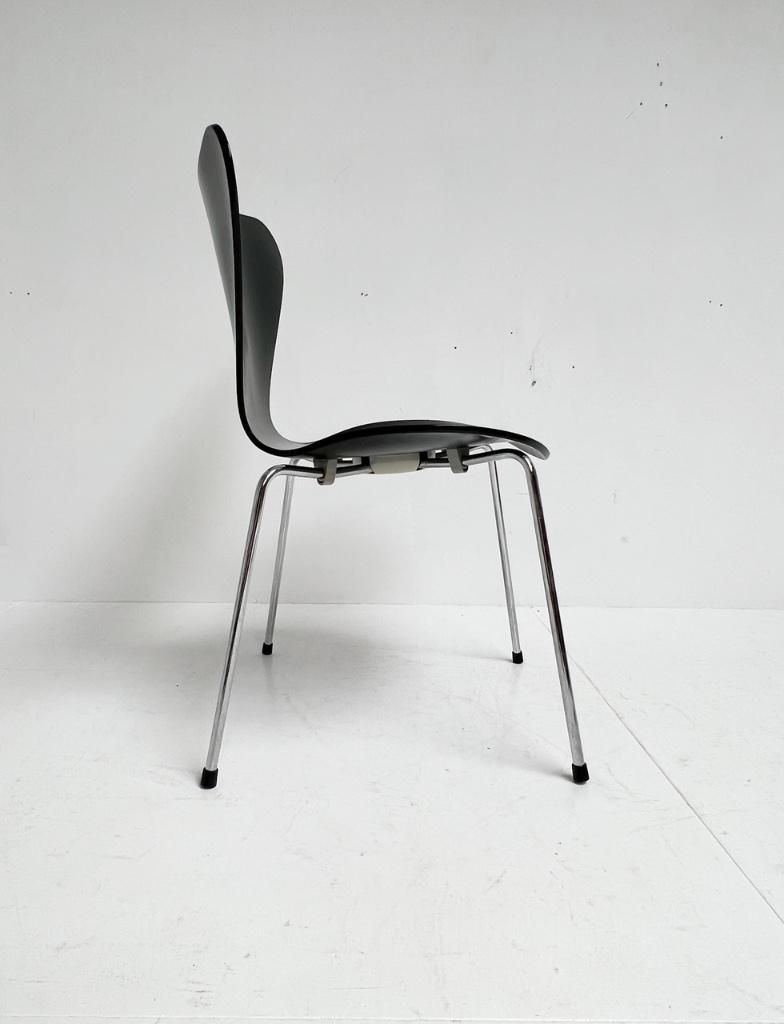 Set Van 2 Model 3107 Stoelen Van Arne Jacobsen, 1990's image 7