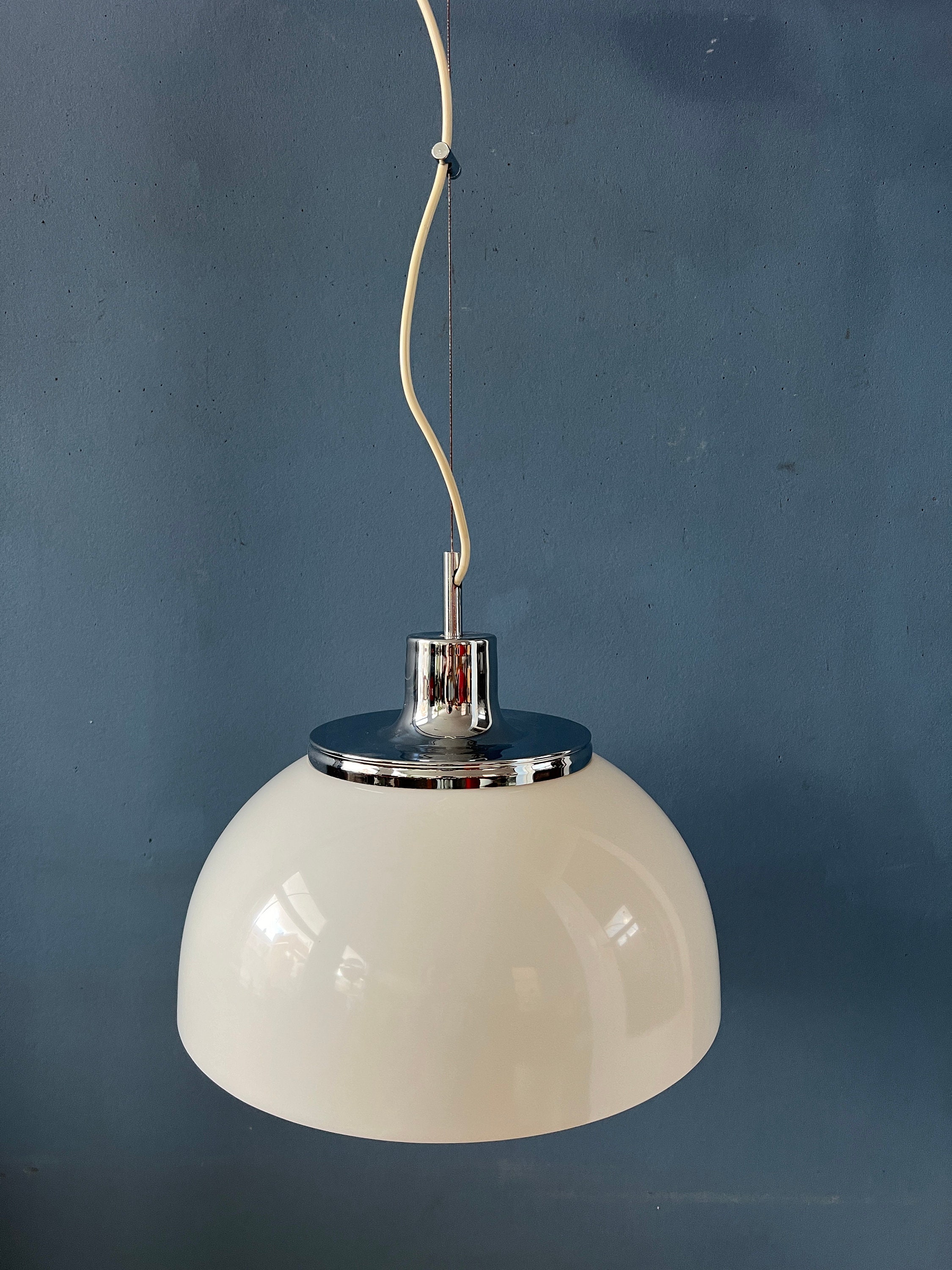 Mid Century Witte Guzzini Faro Plexiglas Hanglamp image 7