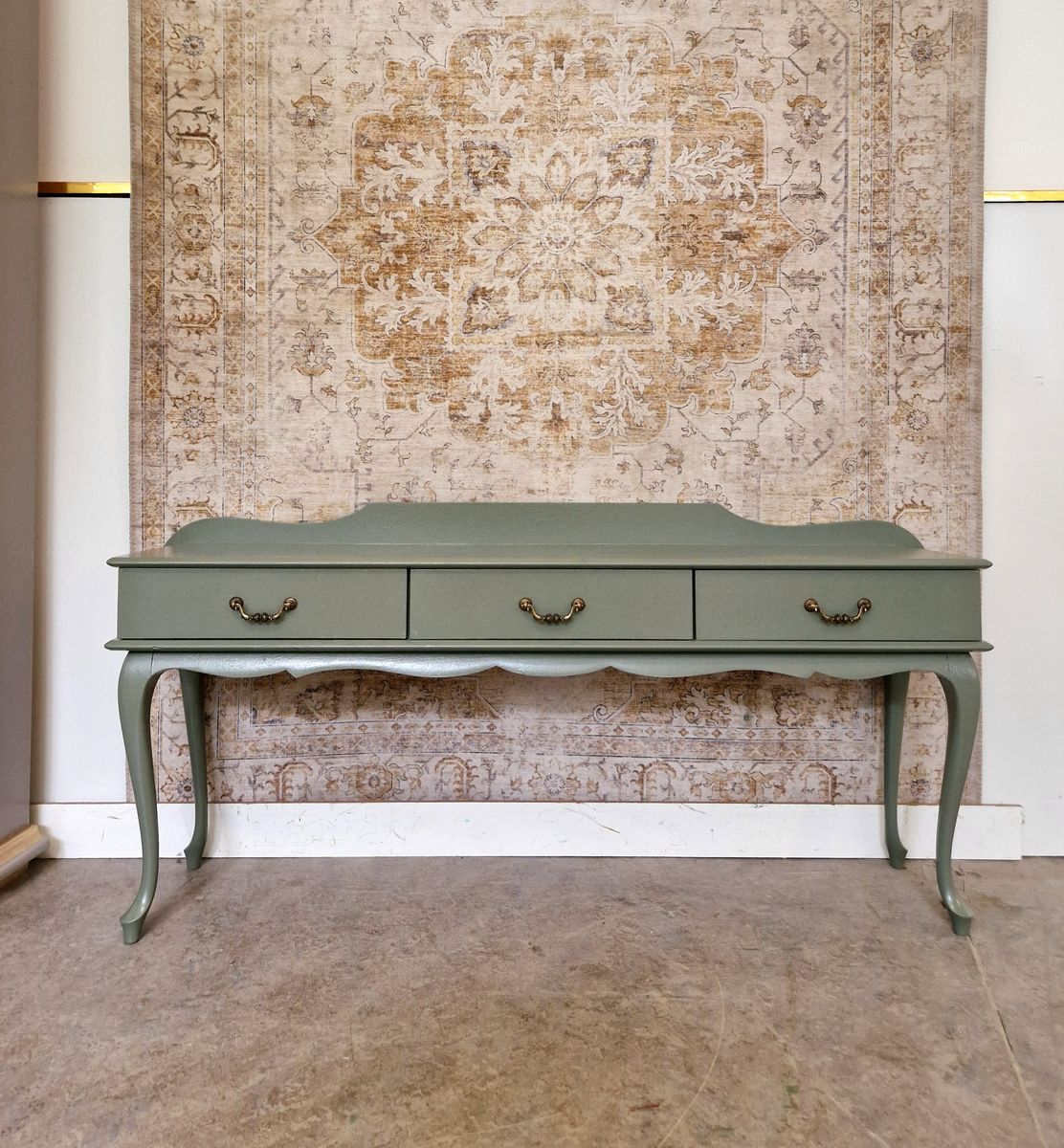 Queen Anne Vintage Dressoir In Groen/ Ladekast Met Drie Lades image 6
