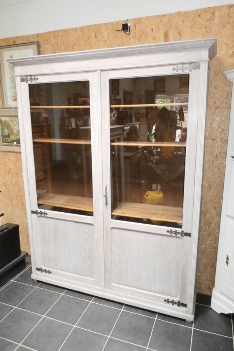 Grote 2-deurs Schoolkast In Eik "white Wash". image 3
