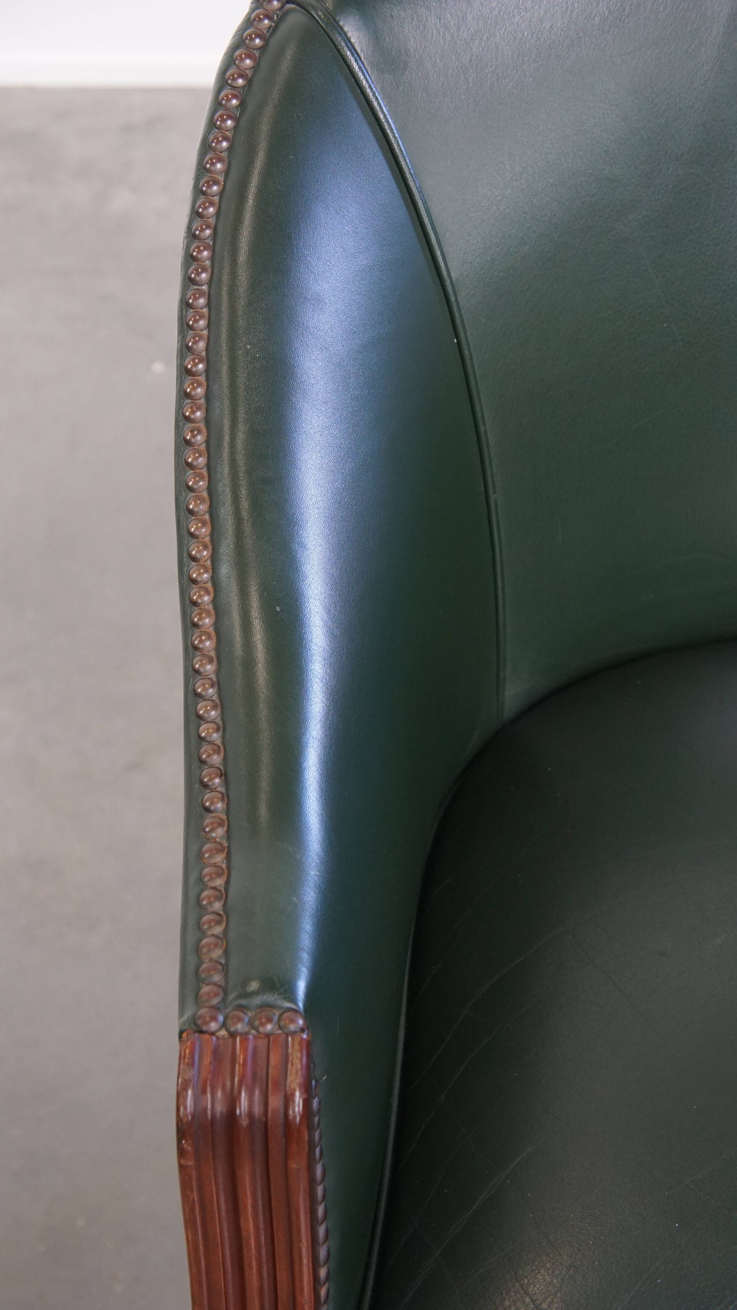 Charmante Groene Rundleren En Houten Bijzet/ Eetkamer/ Bureaustoel In Engelse Stijl image 8