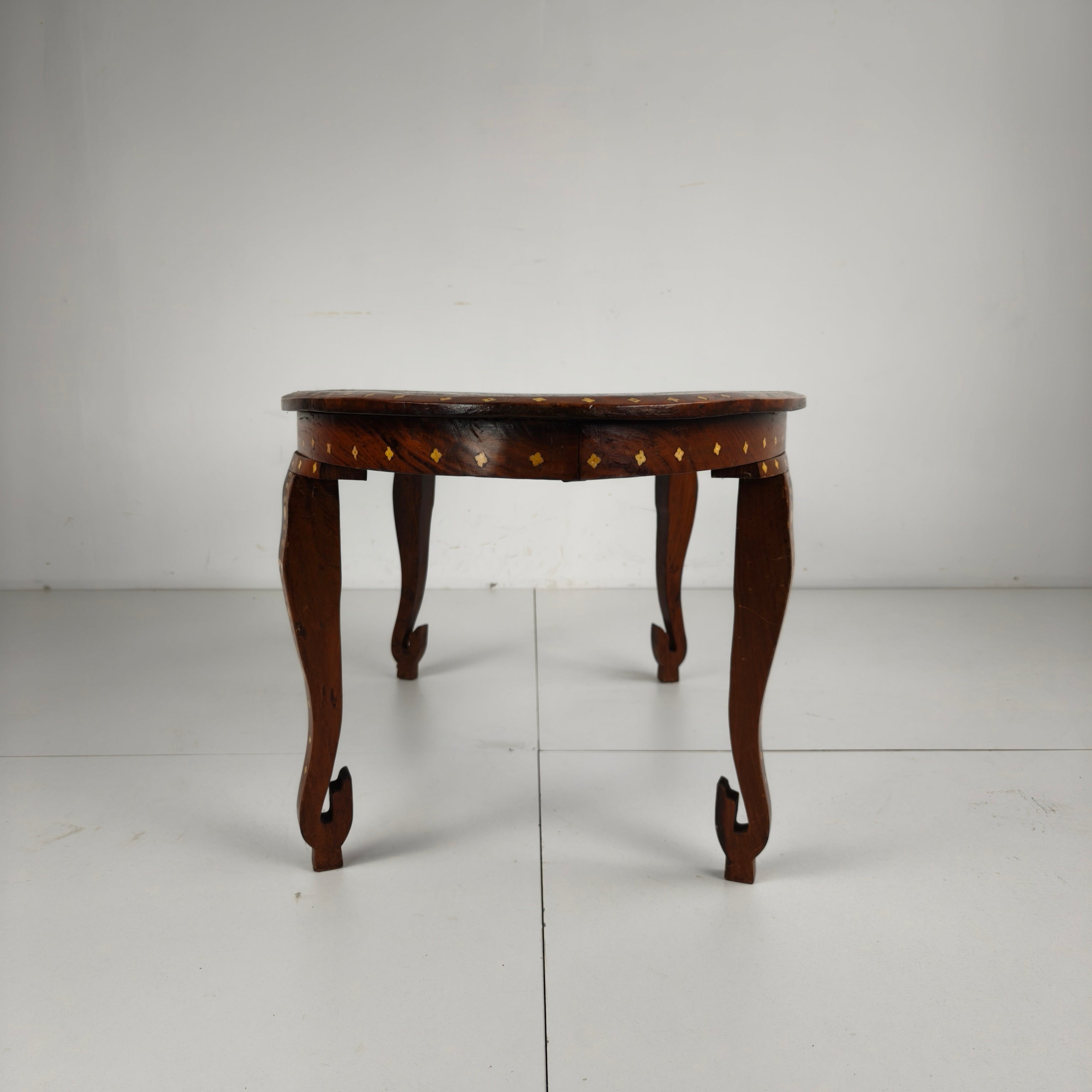 20e-eeuwse Anglo-indiase Ingelegde Botten Salontafel image 7