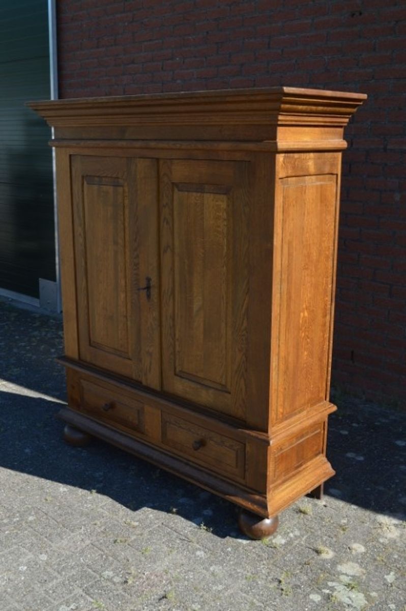 Donker Massief Eiken Kast image 3