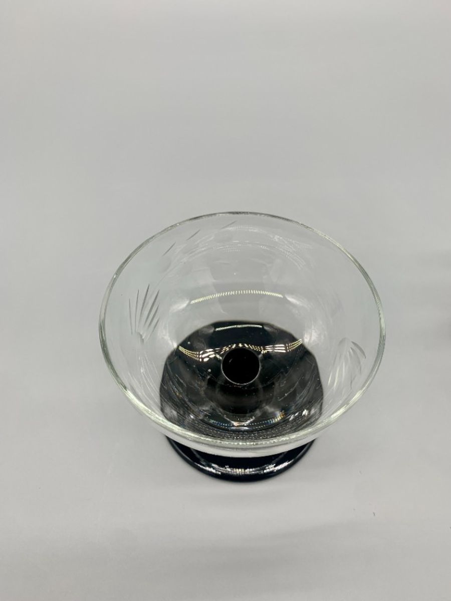 Set Vintage Gegraveerde Coupe Glaasjes Zwarte Voet 3 Stuks image 5