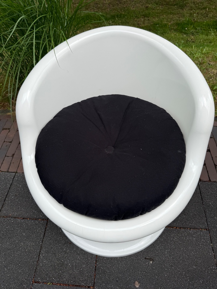 IKEA Poptorp Stoel Wit Met Zwart Kussen image 2