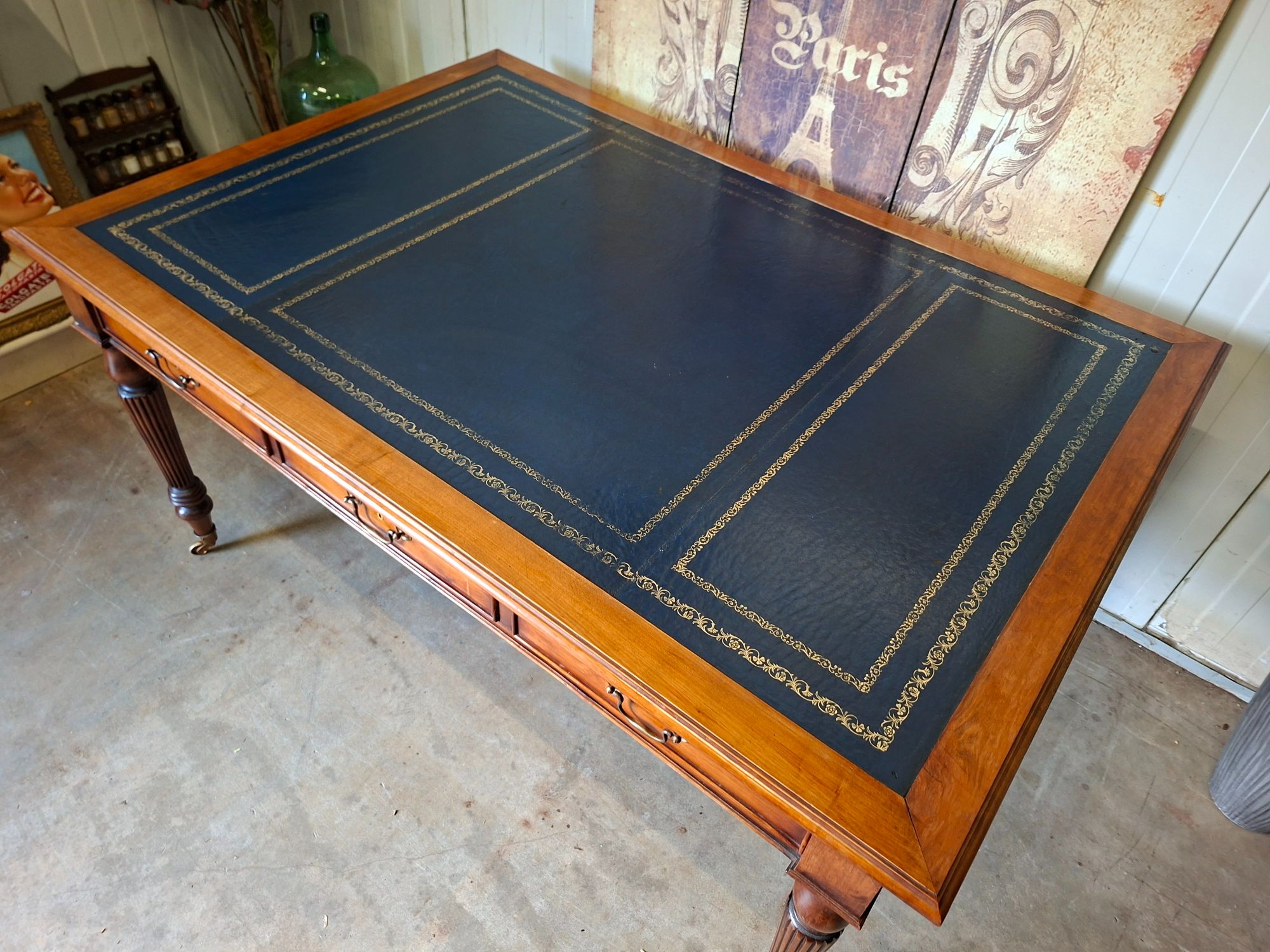 Klassieke Engelse Schrijftafel, Partnerdesk, Dubbelzijdig Lichte Leeftijdsgebonden Gebruikssporen, Afm. 160x90cm En 80cm Hoog. image 6