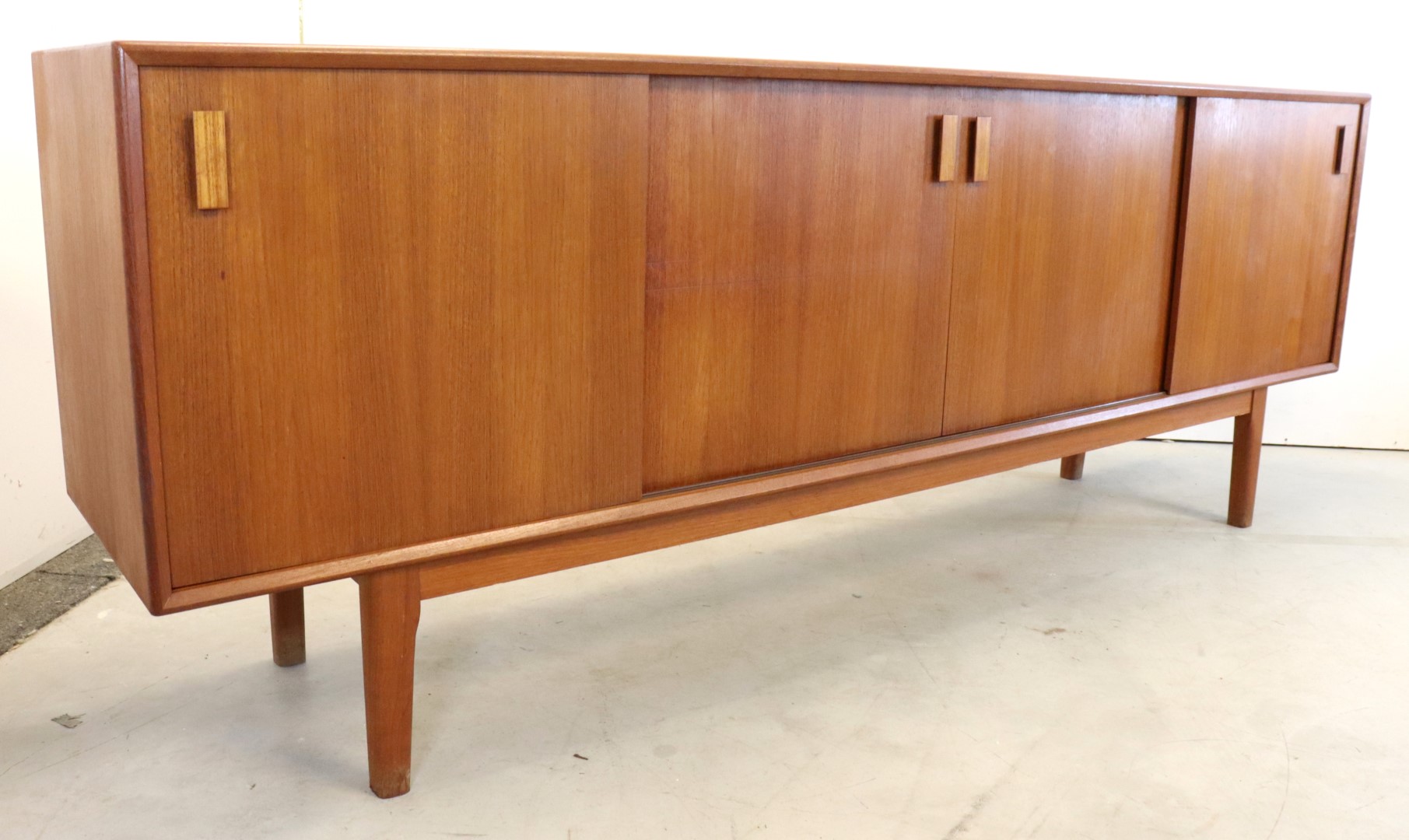 Vintage Deens Design Dressoir Sideboard Kast 'oksendrup' Midcentury image 7