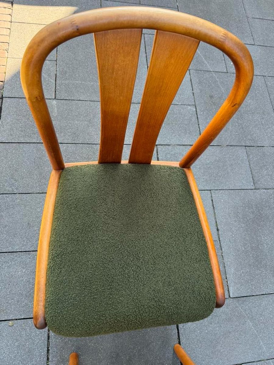 2 Hergestoffeerde Casala Stoelen image 5