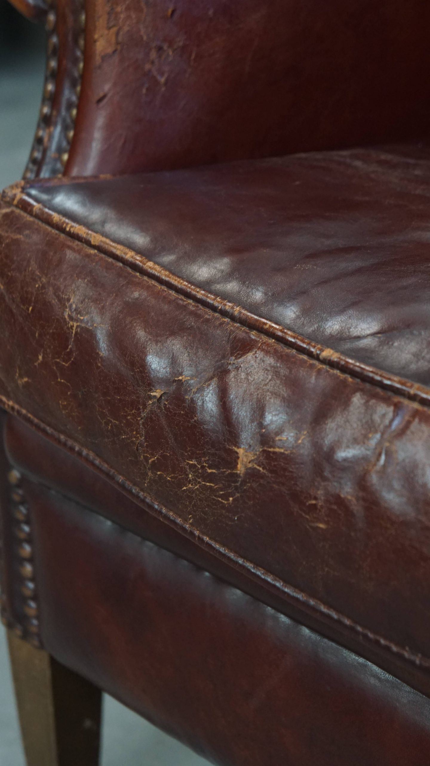 Karkatervolle Vintage Schapenleren Armchair/ Fauteuil Met Warme Kleuren En Een Mooi Patina image 13