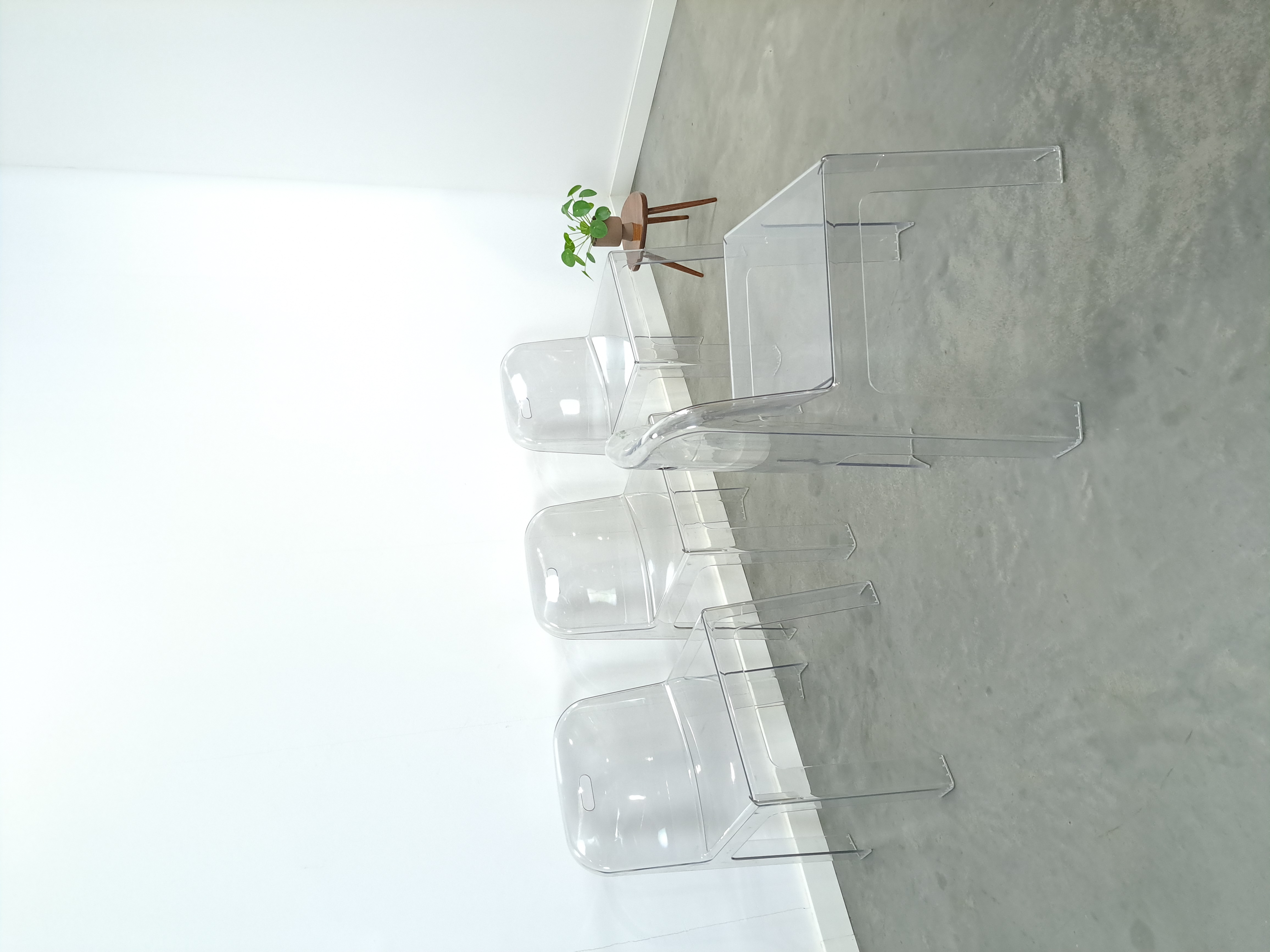 Design Plexiglas Stapelbare Stoelen Trono By Sottsass Associati 2005 Segis Italy image 4