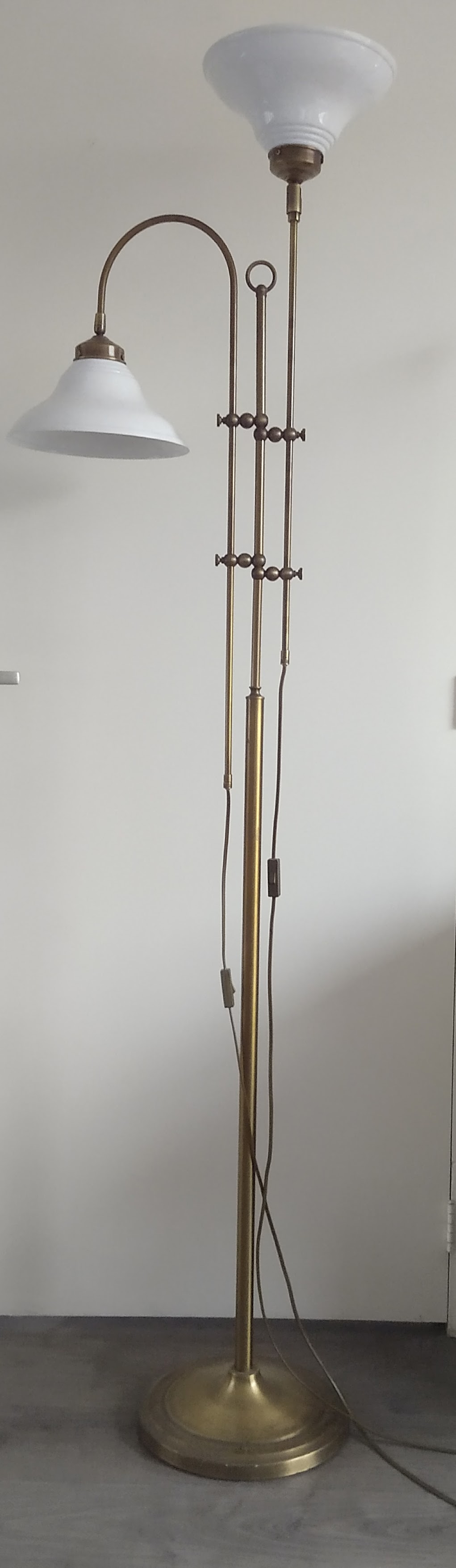Vintage Messing Vloerlamp Met Metalen Emaille Kappen image 2
