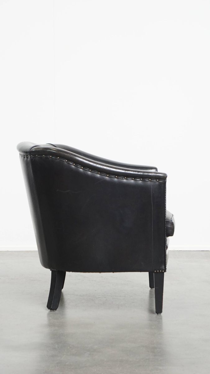 Unieke En Subtiele Zwart/ Grijze Schapenleren Clubfauteuil Met Een Mooi Patina image 3