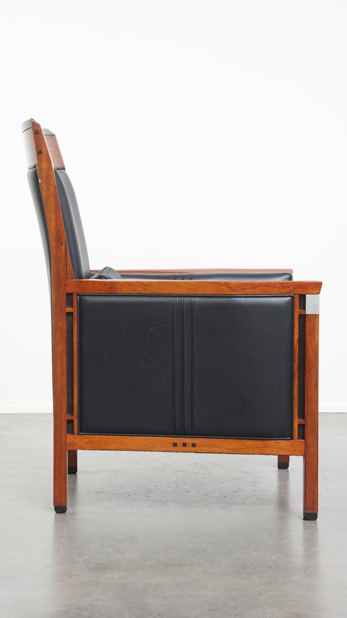 Schuitema Art Deco Design Fauteuil Uit De Decoforma Serie Met Zwart Leer En Hoge Rug image 3