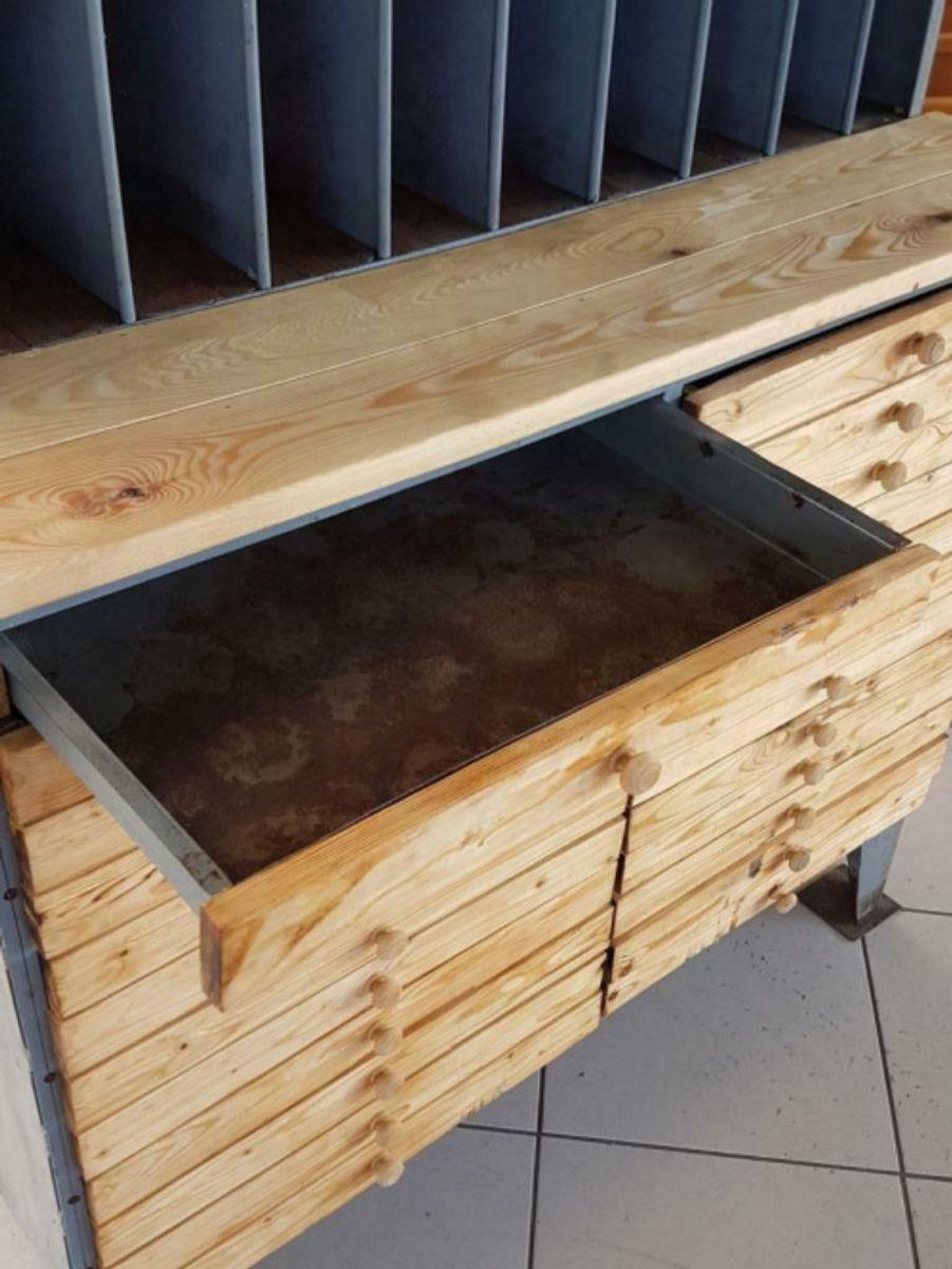 Industriele Ladekast, Dressoir , Postkast In 2 Delen image 2